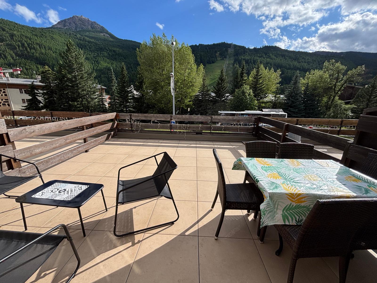 img Appartement avec grande terrasse